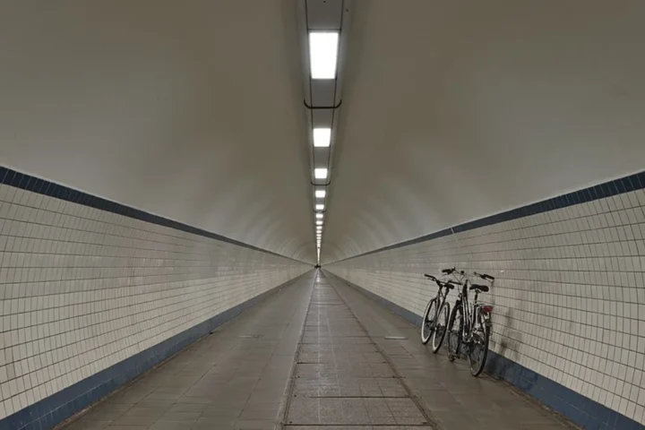 Antwerp Scheldt Tunnel project faces month-long delay due to unexpected sandbank