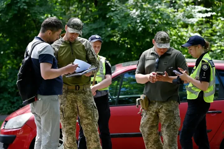 Attacks on civil service offices: a reflection of societal unrest in Ukraine