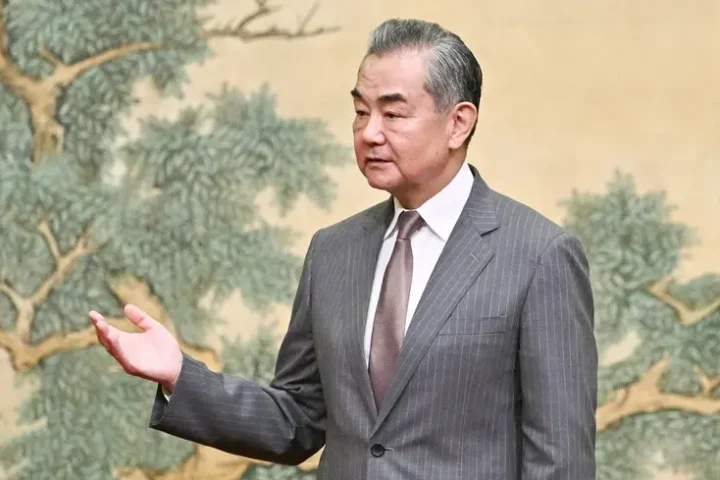 China's foreign ministry suggests critical turning point in Ukraine crisis resolution