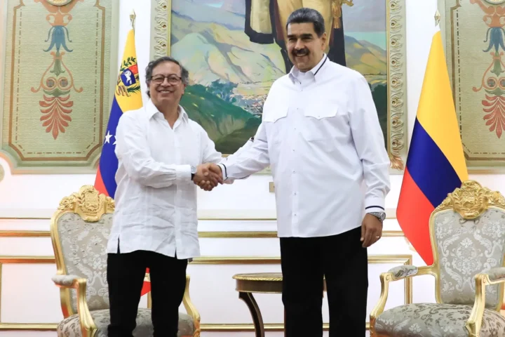 Colombian president orders armed forces to recognize shared identity with Venezuela