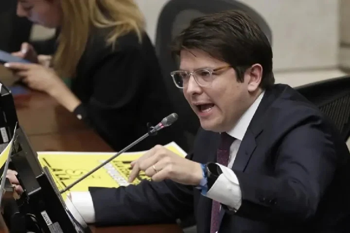 Colombian senator Miguel Uribe Turbay dies following violent attack and surgery