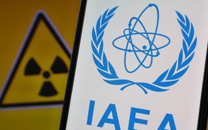 European powers threaten to restore sanctions on Iran if nuclear talks fail before August