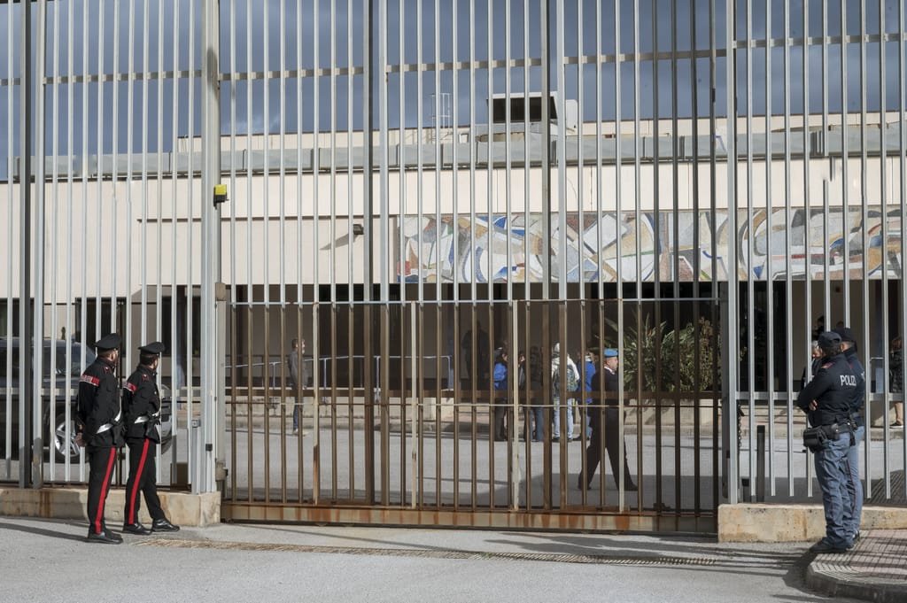 Ex-Rome mayor advocates for prisoners’ rights from behind bars amidst prison crisis