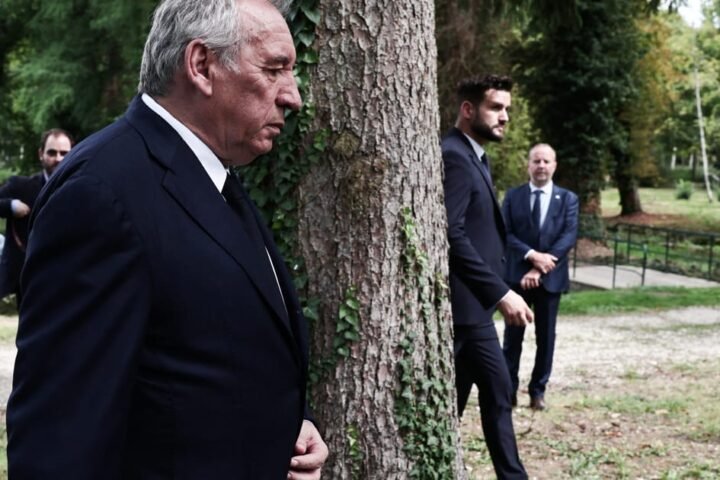 France’s PM Bayrou urges choice between his government and ‘chaos’ amid budget crisis