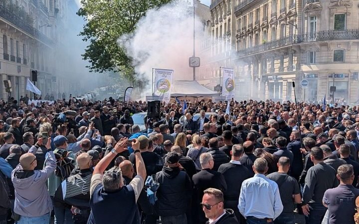 French unions announce nationwide strike on September 18 amid political crisis