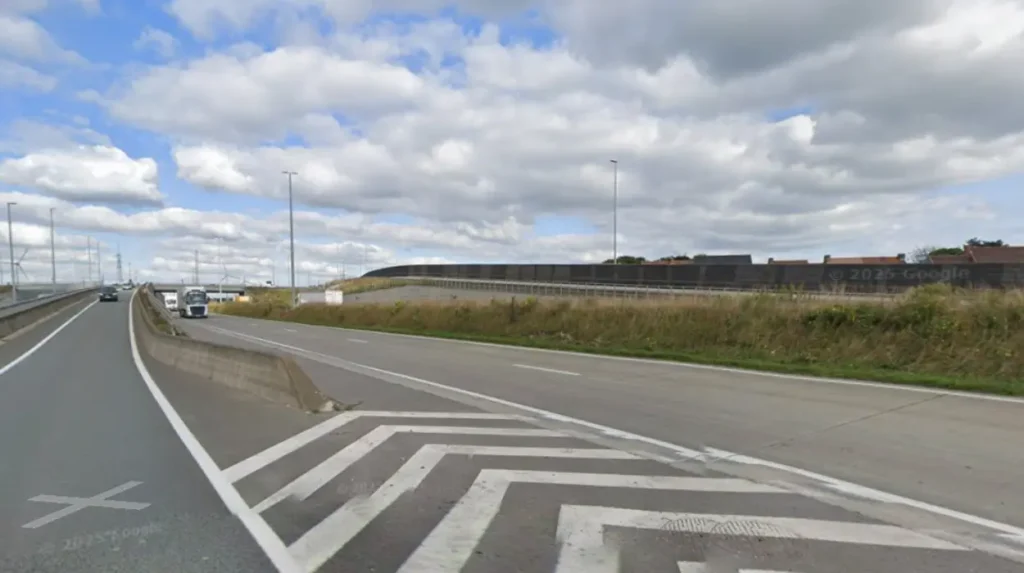 Gas leak on R4 in Ghent leads to road closure in both directions