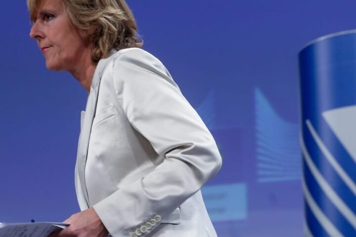 Greenbacksliding threatens Europe's climate goals, warns EU’s first climate chief