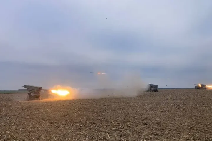 Heavy artillery clashes continue on the Pokrovsk frontline