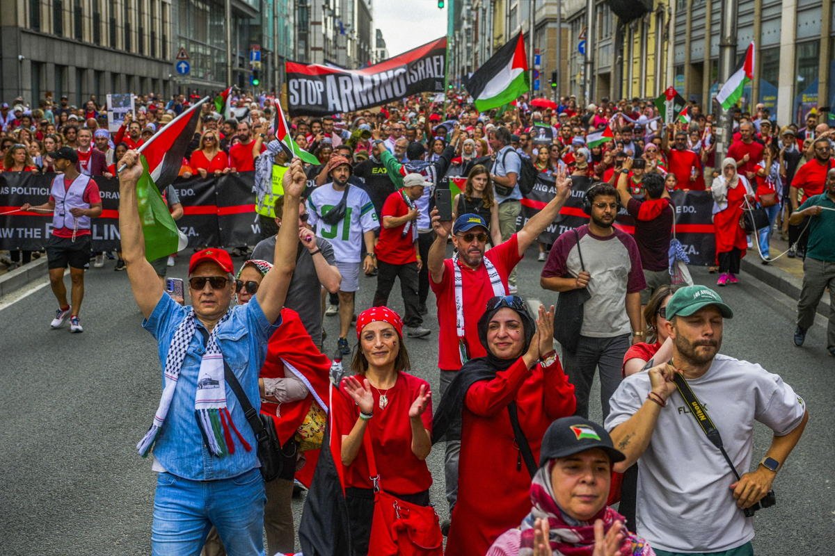 Human rights groups urge government action on Gaza amid East Flanders school policy delay