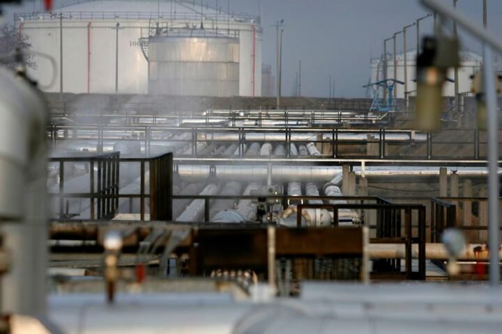 Hungary imposes sanctions on Ukrainian commander amid oil pipeline strikes