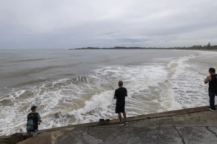 Hurricane Erin prompts evacuations in North Carolina and poses risks to Bermuda