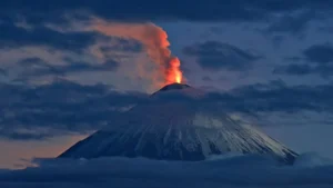 Klyuchevskoy volcano erupts in Kamchatka, emitting ash plume up to 9 kilometers high