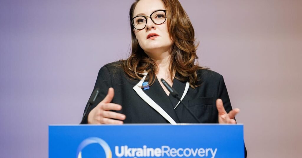 Kyiv reinstates economic watchdog director amid calls for strengthened anti-corruption measures