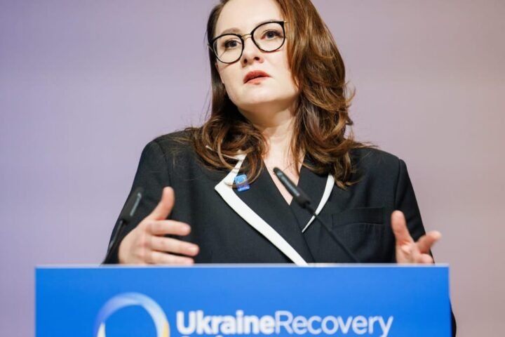 Kyiv reinstates economic watchdog director amid calls for strengthened anti-corruption measures