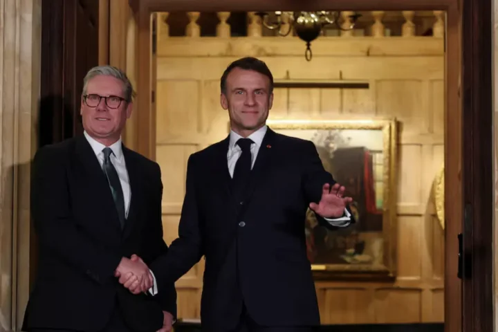 Macron and Starmer to lead virtual meeting on security guarantees for Ukraine