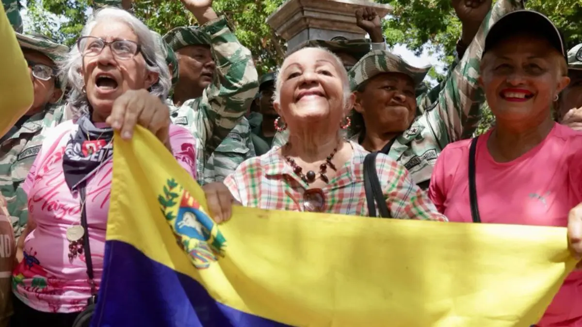 Maduro urges Venezuelans to strengthen military enlistment amidst U.S. threats