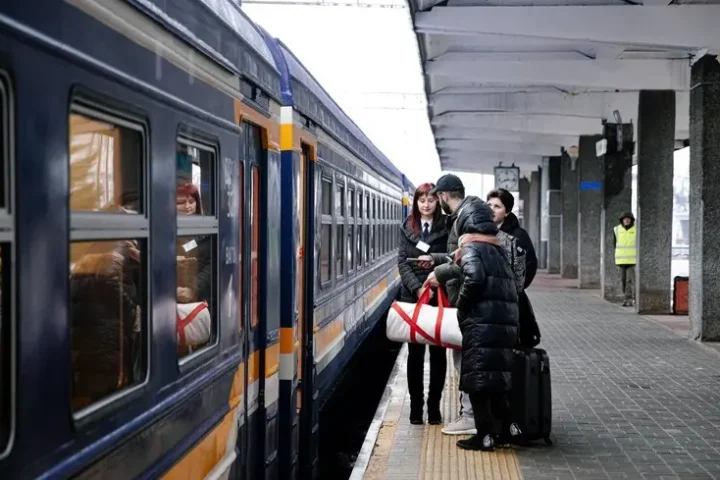 Massive airstrike damages railway infrastructure in Kyiv region, causing train delays