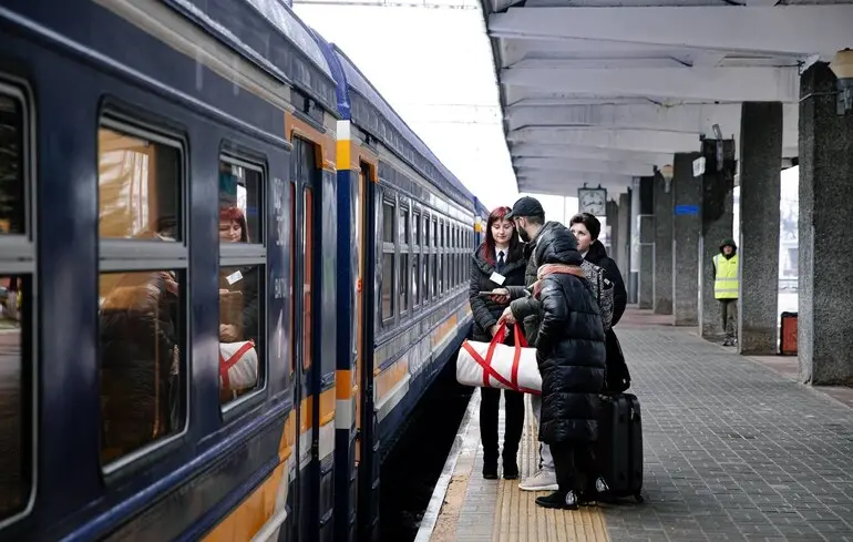 Massive airstrike damages railway infrastructure in Kyiv region, causing train delays