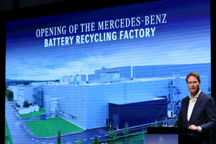 Mercedes-Benz CEO raises concerns over EU's 2035 ban on combustion engine vehicles
