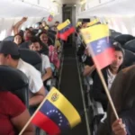 Over 300 Venezuelans return home from the US as part of government mission