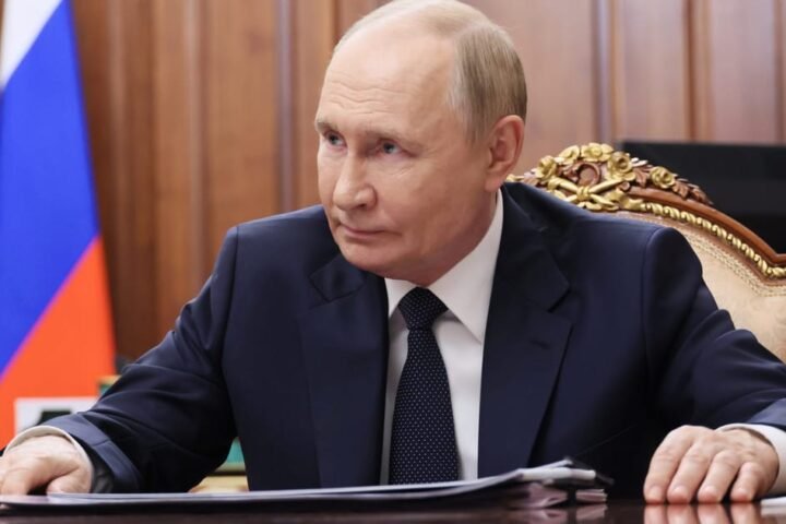 Putin prepares for meeting with Zelenskyy