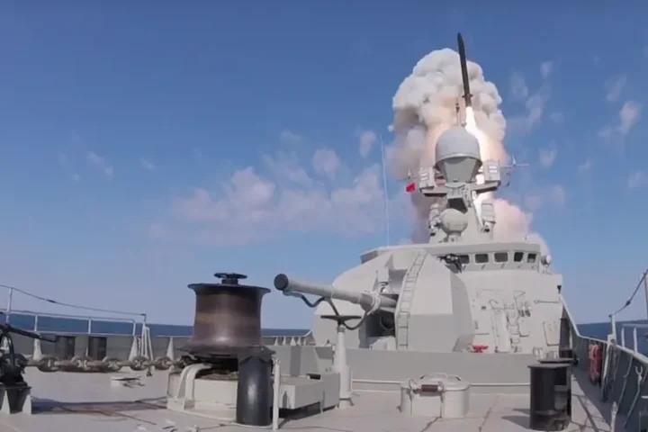 Russia launches Kalibr missiles at Ukraine from Black Sea, threats detected in airspace