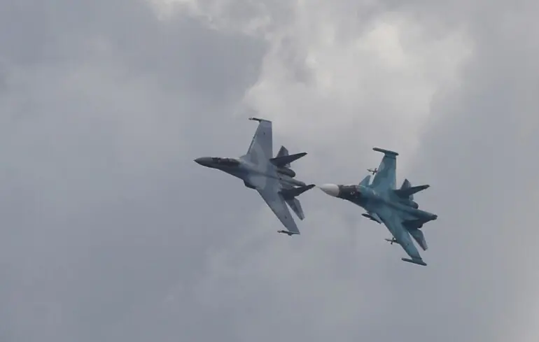 Russian army strikes bridge area in Kherson with air bomb again