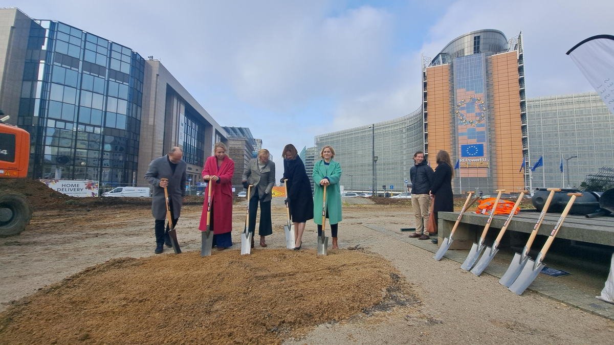 Schuman Square canopy project in Brussels halted due to lack of EU funding response