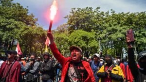 Three people killed in South Sulawesi parliament fire amid nationwide protests in Indonesia
