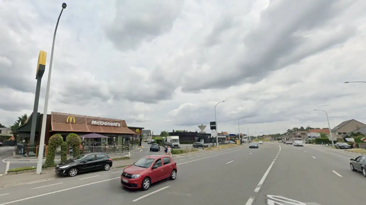 Three seriously injured in head-on collision on Heidebaan in Sint-Niklaas