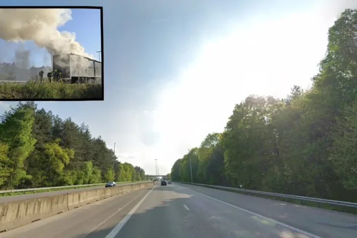 Truck carrying 20 tons of scrap metal catches fire on E34 near Stekene