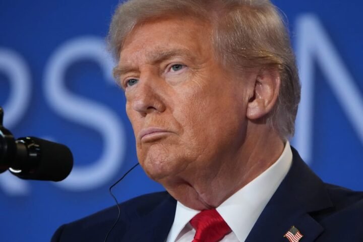 Trump pushes Zelenskyy for territorial concessions in high-stakes peace discussions