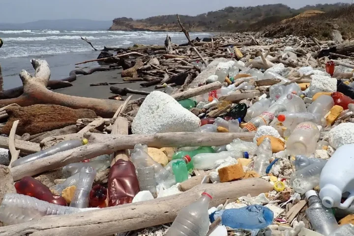 U.N. talks on global plastic treaty collapse as nations debate binding commitments