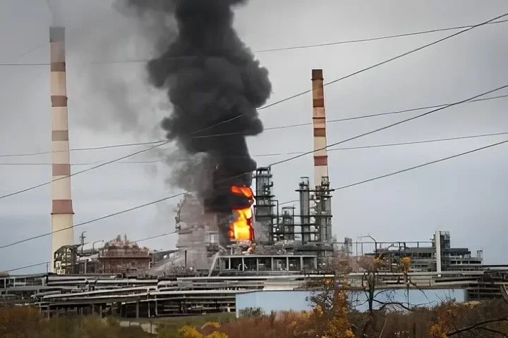 Ukrainian drone strikes disrupt Russian oil industry and fuel prices rise