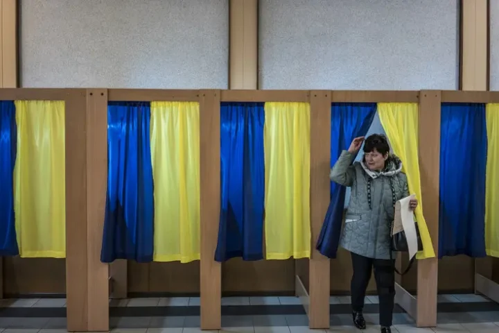 Ukrainians divided on holding elections during wartime, survey reveals