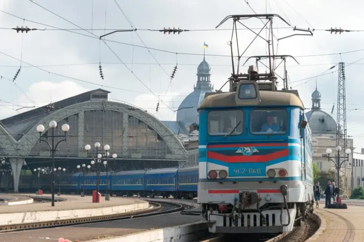Ukrzaliznytsia adds additional train routes to Lviv and Vinnytsia