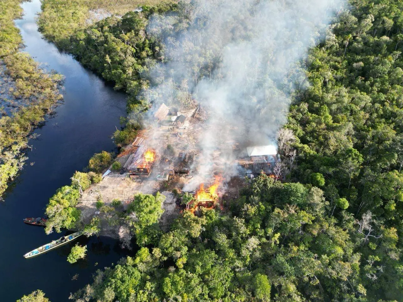 Venezuelan military claims to have destroyed over ten camps of Colombian armed groups