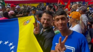 Venezuelans enlist in militias amid U.S. military threats