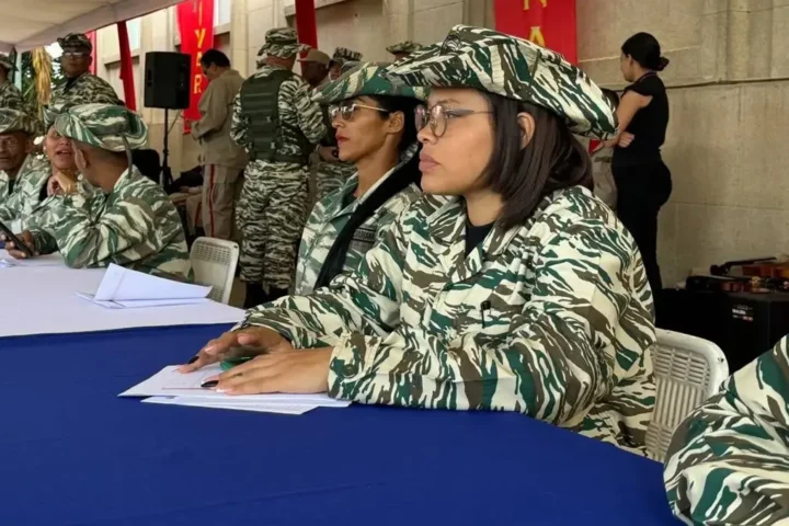 Venezuelans mobilize for national defense in response to foreign threats