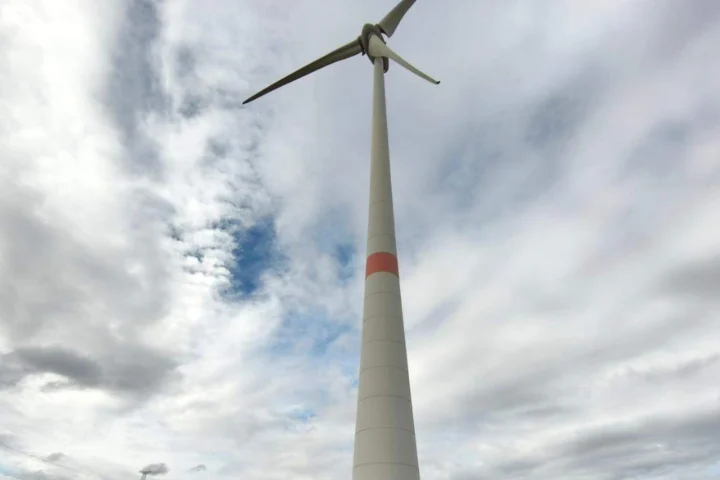Worker rescued after becoming trapped in wind turbine in Genk