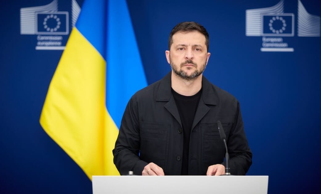 Zelenskyy returns to Oval Office seeking clarity on security guarantees amid ongoing negotiations