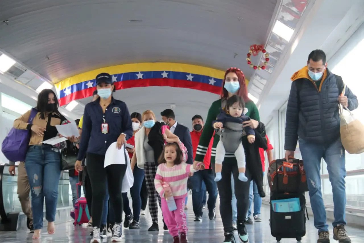 185 Venezuelans repatriated from the US return home amid concerns over family separations
