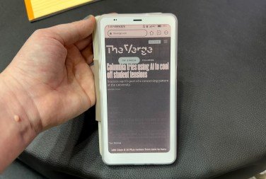 Boox Palma's next iteration may offer color E Ink display and cellular capabilities