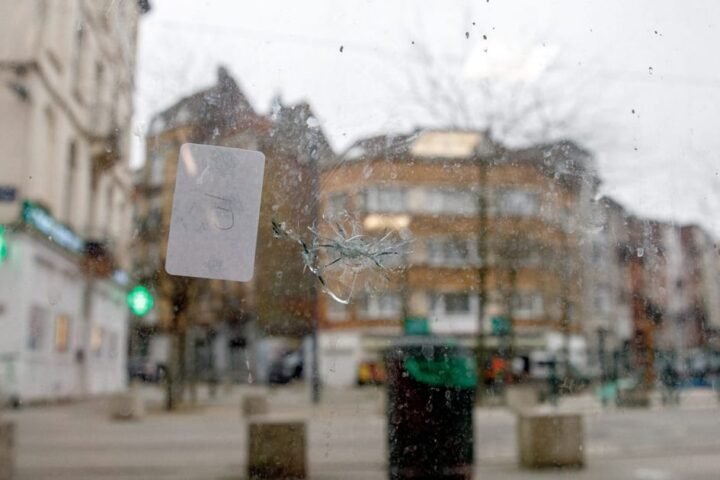 Brussels mayor opposes military presence on city streets amid security debate