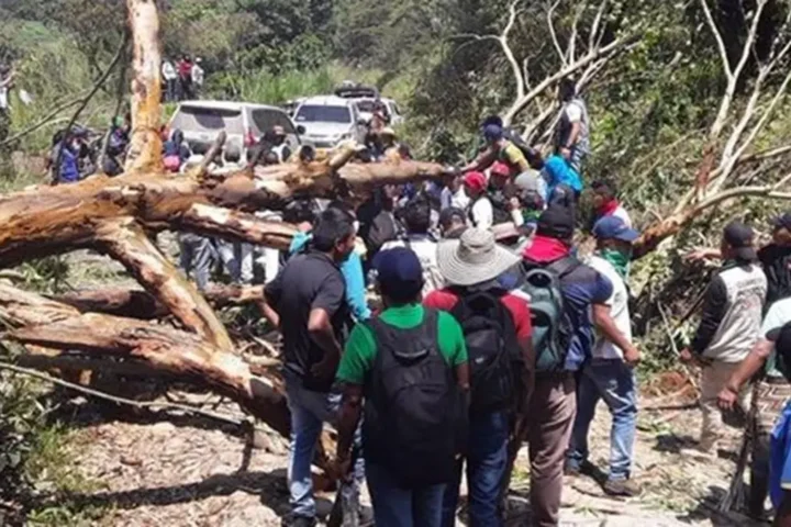 Humanitarian crisis in Colombia exacerbated by armed violence and natural disasters affecting nearly 700,000 people
