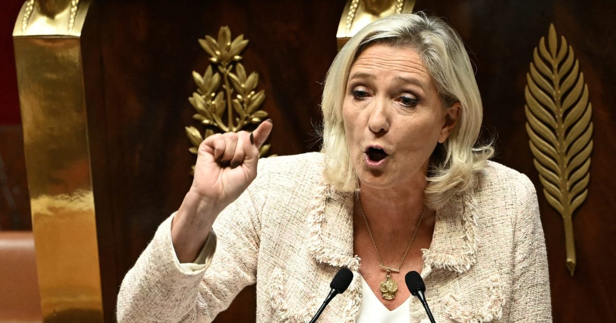Le Pen criticizes Macron as budget negotiations approach, vows to maintain party independence