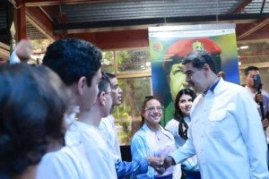 Maduro emphasizes science and technology as key to Venezuela's social progress