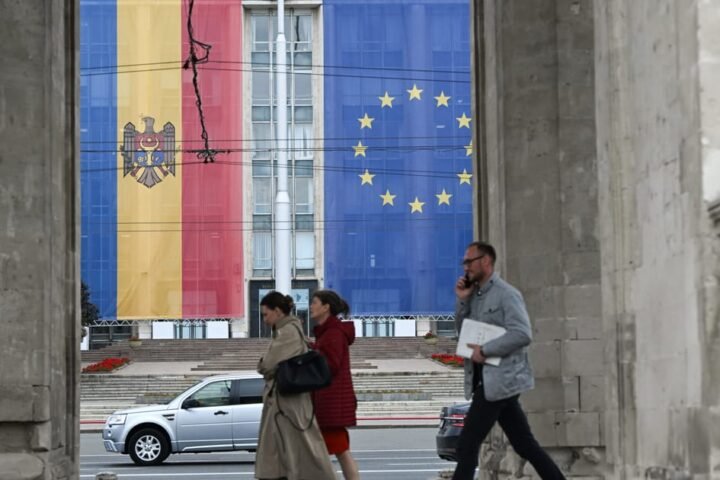 Polls close in Moldova amid concerns over Russian interference and disinformation tactics