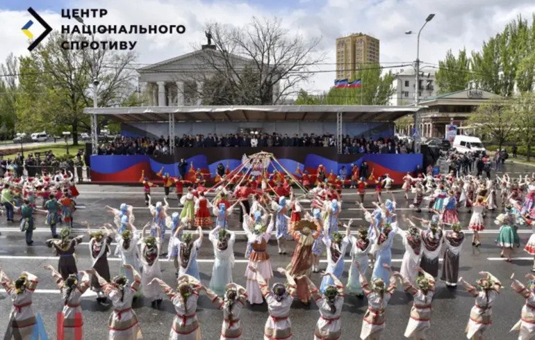 Russia stages a propaganda tour for foreign guests in occupied Donetsk