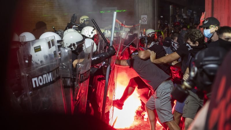 Serbian president threatens European Green Party officials amid escalating protests